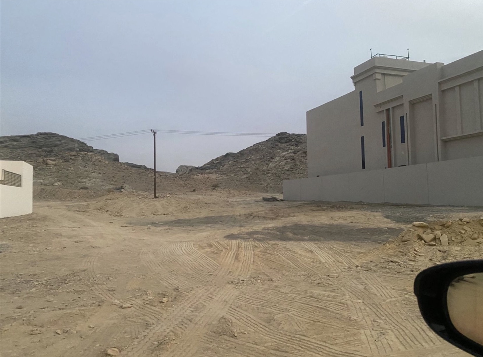 ارض سكنية وسطية في العامرات 3